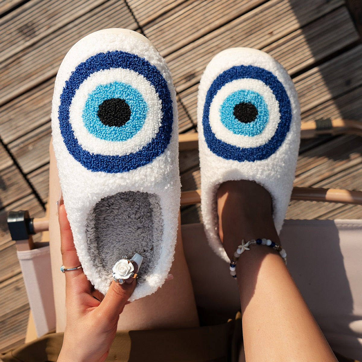 AZUREVISION SLIPPERS